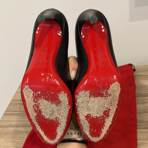 Authentic Christian Louboutin 6.5 US in Black Leather Pump Round Toe - Picture 4 of 10